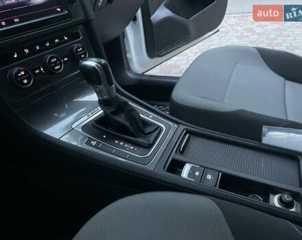 Белый Фольксваген e-Golf, объемом двигателя 0 л и пробегом 109 тыс. км за 8500 $, фото 48 на Automoto.ua