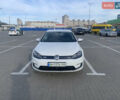 Белый Фольксваген e-Golf, объемом двигателя 0 л и пробегом 112 тыс. км за 10999 $, фото 4 на Automoto.ua
