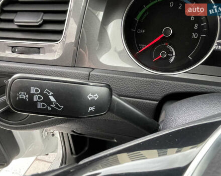 Белый Фольксваген e-Golf, объемом двигателя 0 л и пробегом 91 тыс. км за 8570 $, фото 42 на Automoto.ua