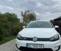 Белый Фольксваген e-Golf, объемом двигателя 0 л и пробегом 88 тыс. км за 10000 $, фото 4 на Automoto.ua