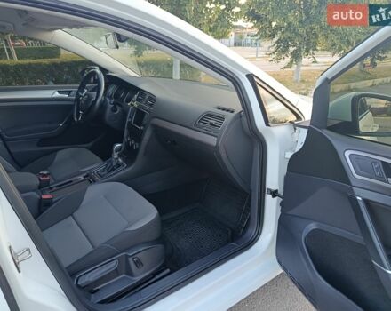Белый Фольксваген e-Golf, объемом двигателя 0 л и пробегом 117 тыс. км за 9000 $, фото 9 на Automoto.ua