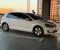 Белый Фольксваген e-Golf, объемом двигателя 0 л и пробегом 147 тыс. км за 9600 $, фото 2 на Automoto.ua