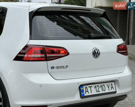 Белый Фольксваген e-Golf, объемом двигателя 0 л и пробегом 142 тыс. км за 7950 $, фото 16 на Automoto.ua