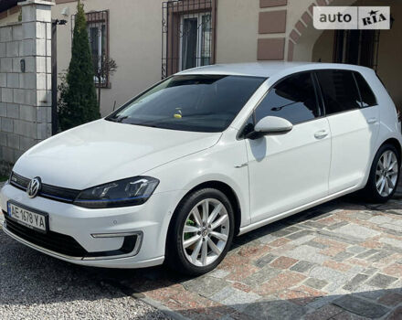 Белый Фольксваген e-Golf, объемом двигателя 0 л и пробегом 150 тыс. км за 12300 $, фото 1 на Automoto.ua