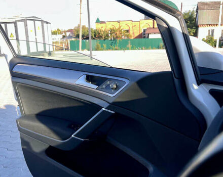 Белый Фольксваген e-Golf, объемом двигателя 0 л и пробегом 109 тыс. км за 7900 $, фото 22 на Automoto.ua