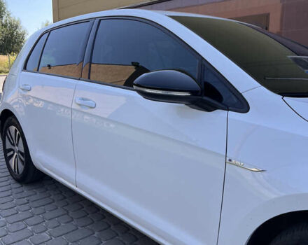 Белый Фольксваген e-Golf, объемом двигателя 0 л и пробегом 102 тыс. км за 9900 $, фото 19 на Automoto.ua