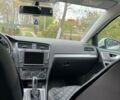 Белый Фольксваген e-Golf, объемом двигателя 0 л и пробегом 88 тыс. км за 10000 $, фото 8 на Automoto.ua