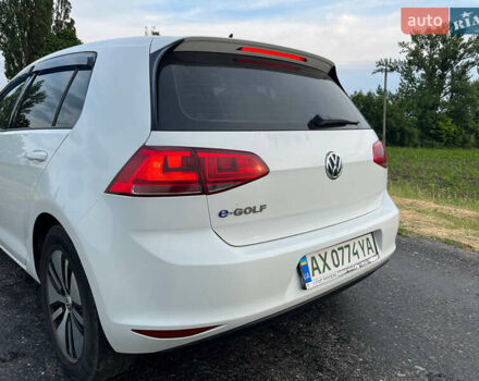 Белый Фольксваген e-Golf, объемом двигателя 0 л и пробегом 114 тыс. км за 12000 $, фото 11 на Automoto.ua