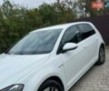 Белый Фольксваген e-Golf, объемом двигателя 0 л и пробегом 88 тыс. км за 10000 $, фото 2 на Automoto.ua
