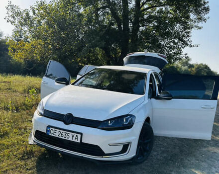Белый Фольксваген e-Golf, объемом двигателя 0 л и пробегом 73 тыс. км за 9300 $, фото 15 на Automoto.ua