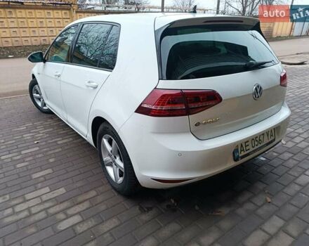 Белый Фольксваген e-Golf, объемом двигателя 0 л и пробегом 118 тыс. км за 11200 $, фото 5 на Automoto.ua