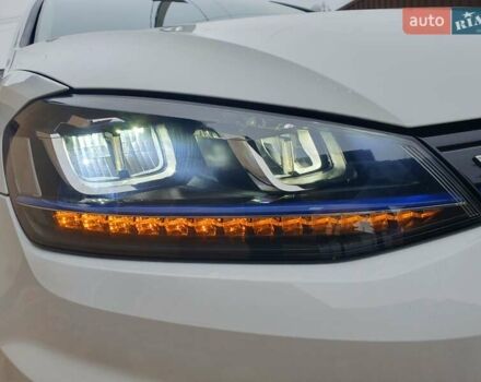 Белый Фольксваген e-Golf, объемом двигателя 0 л и пробегом 128 тыс. км за 8999 $, фото 31 на Automoto.ua