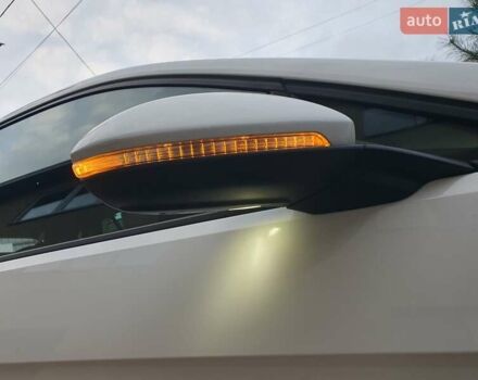 Белый Фольксваген e-Golf, объемом двигателя 0 л и пробегом 130 тыс. км за 8999 $, фото 38 на Automoto.ua