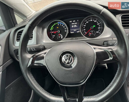 Белый Фольксваген e-Golf, объемом двигателя 0 л и пробегом 127 тыс. км за 10200 $, фото 8 на Automoto.ua
