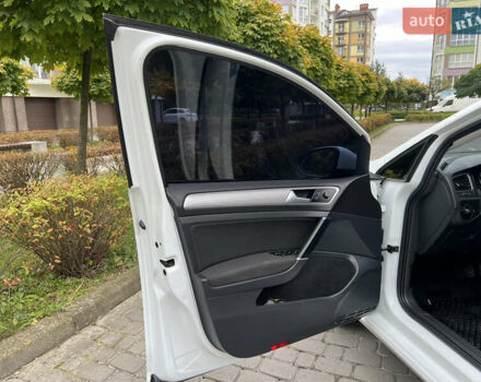 Белый Фольксваген e-Golf, объемом двигателя 0 л и пробегом 142 тыс. км за 7950 $, фото 28 на Automoto.ua