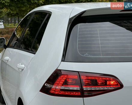 Белый Фольксваген e-Golf, объемом двигателя 0 л и пробегом 142 тыс. км за 7950 $, фото 23 на Automoto.ua