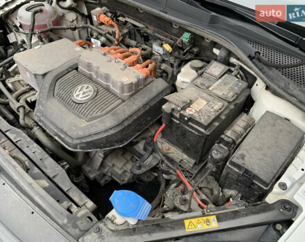 Білий Фольксваген e-Golf, об'ємом двигуна 0 л та пробігом 142 тис. км за 7999 $, фото 99 на Automoto.ua