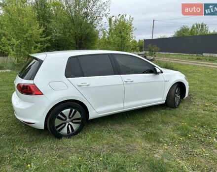 Белый Фольксваген e-Golf, объемом двигателя 0 л и пробегом 68 тыс. км за 8900 $, фото 11 на Automoto.ua