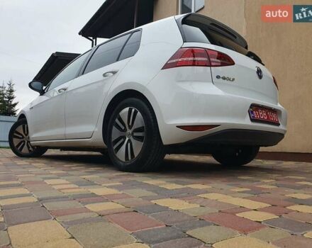 Белый Фольксваген e-Golf, объемом двигателя 0 л и пробегом 128 тыс. км за 8999 $, фото 17 на Automoto.ua