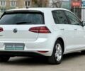 Белый Фольксваген e-Golf, объемом двигателя 0 л и пробегом 97 тыс. км за 9900 $, фото 2 на Automoto.ua