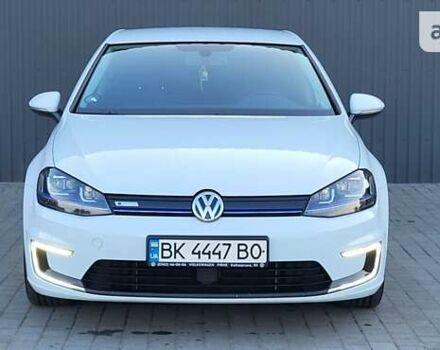 Белый Фольксваген e-Golf, объемом двигателя 0 л и пробегом 152 тыс. км за 12999 $, фото 1 на Automoto.ua