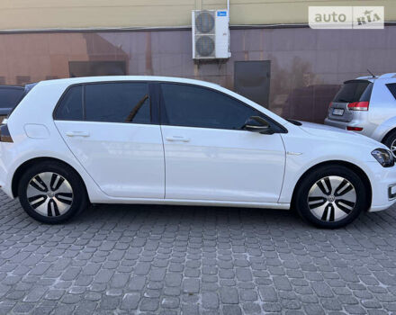 Белый Фольксваген e-Golf, объемом двигателя 0 л и пробегом 102 тыс. км за 9900 $, фото 18 на Automoto.ua