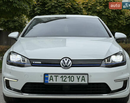 Белый Фольксваген e-Golf, объемом двигателя 0 л и пробегом 142 тыс. км за 7950 $, фото 7 на Automoto.ua