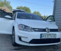 Белый Фольксваген e-Golf, объемом двигателя 0 л и пробегом 114 тыс. км за 12000 $, фото 1 на Automoto.ua