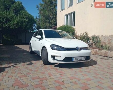 Белый Фольксваген e-Golf, объемом двигателя 0 л и пробегом 125 тыс. км за 8555 $, фото 4 на Automoto.ua