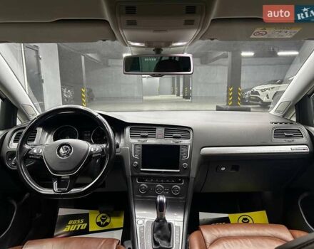 Белый Фольксваген e-Golf, объемом двигателя 0 л и пробегом 103 тыс. км за 11800 $, фото 8 на Automoto.ua