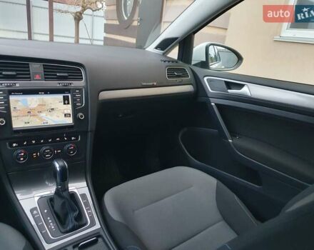 Белый Фольксваген e-Golf, объемом двигателя 0 л и пробегом 130 тыс. км за 8999 $, фото 101 на Automoto.ua