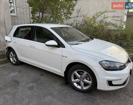 Белый Фольксваген e-Golf, объемом двигателя 0 л и пробегом 135 тыс. км за 8000 $, фото 4 на Automoto.ua