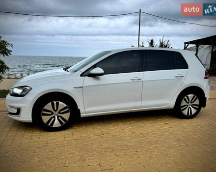 Белый Фольксваген e-Golf, объемом двигателя 0 л и пробегом 195 тыс. км за 8200 $, фото 8 на Automoto.ua