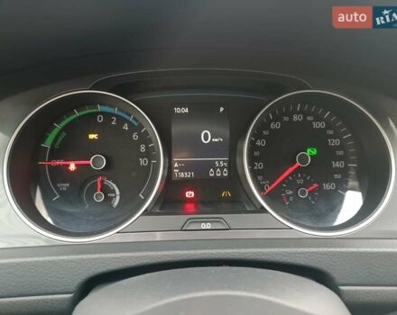 Белый Фольксваген e-Golf, объемом двигателя 0 л и пробегом 118 тыс. км за 11200 $, фото 12 на Automoto.ua