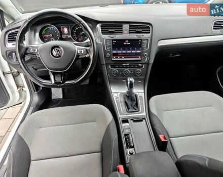 Белый Фольксваген e-Golf, объемом двигателя 0 л и пробегом 148 тыс. км за 7500 $, фото 13 на Automoto.ua