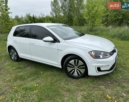 Белый Фольксваген e-Golf, объемом двигателя 0 л и пробегом 68 тыс. км за 8900 $, фото 10 на Automoto.ua