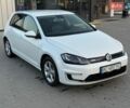 Белый Фольксваген e-Golf, объемом двигателя 0 л и пробегом 123 тыс. км за 9500 $, фото 16 на Automoto.ua