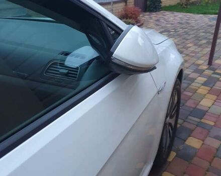 Белый Фольксваген e-Golf, объемом двигателя 0 л и пробегом 130 тыс. км за 8999 $, фото 120 на Automoto.ua