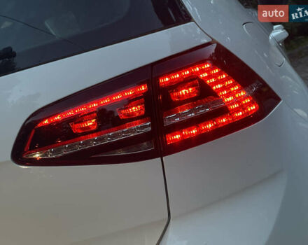 Белый Фольксваген e-Golf, объемом двигателя 0 л и пробегом 109 тыс. км за 8500 $, фото 8 на Automoto.ua