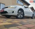 Белый Фольксваген e-Golf, объемом двигателя 0 л и пробегом 130 тыс. км за 8999 $, фото 14 на Automoto.ua