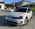 Белый Фольксваген e-Golf, объемом двигателя 0 л и пробегом 108 тыс. км за 9300 $, фото 1 на Automoto.ua