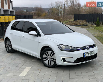 Белый Фольксваген e-Golf, объемом двигателя 0 л и пробегом 142 тыс. км за 8100 $, фото 35 на Automoto.ua
