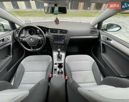 Белый Фольксваген e-Golf, объемом двигателя 0 л и пробегом 91 тыс. км за 8570 $, фото 34 на Automoto.ua