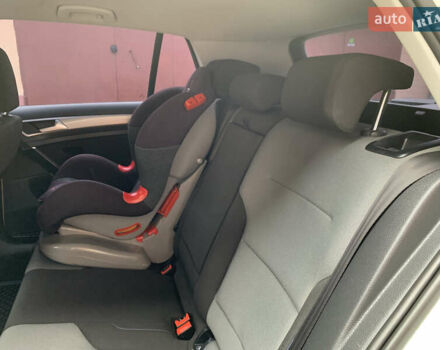 Белый Фольксваген e-Golf, объемом двигателя 0 л и пробегом 142 тыс. км за 8100 $, фото 77 на Automoto.ua