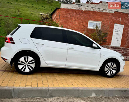 Белый Фольксваген e-Golf, объемом двигателя 0 л и пробегом 195 тыс. км за 8200 $, фото 13 на Automoto.ua