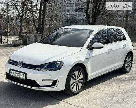 Белый Фольксваген e-Golf, объемом двигателя 0 л и пробегом 106 тыс. км за 11200 $, фото 34 на Automoto.ua