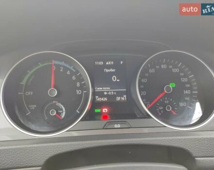 Белый Фольксваген e-Golf, объемом двигателя 0 л и пробегом 144 тыс. км за 8400 $, фото 2 на Automoto.ua