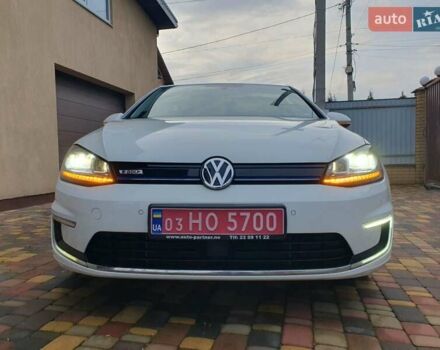 Белый Фольксваген e-Golf, объемом двигателя 0 л и пробегом 130 тыс. км за 8999 $, фото 2 на Automoto.ua
