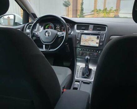 Белый Фольксваген e-Golf, объемом двигателя 0 л и пробегом 130 тыс. км за 8999 $, фото 83 на Automoto.ua