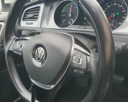 Белый Фольксваген e-Golf, объемом двигателя 0 л и пробегом 128 тыс. км за 8999 $, фото 99 на Automoto.ua